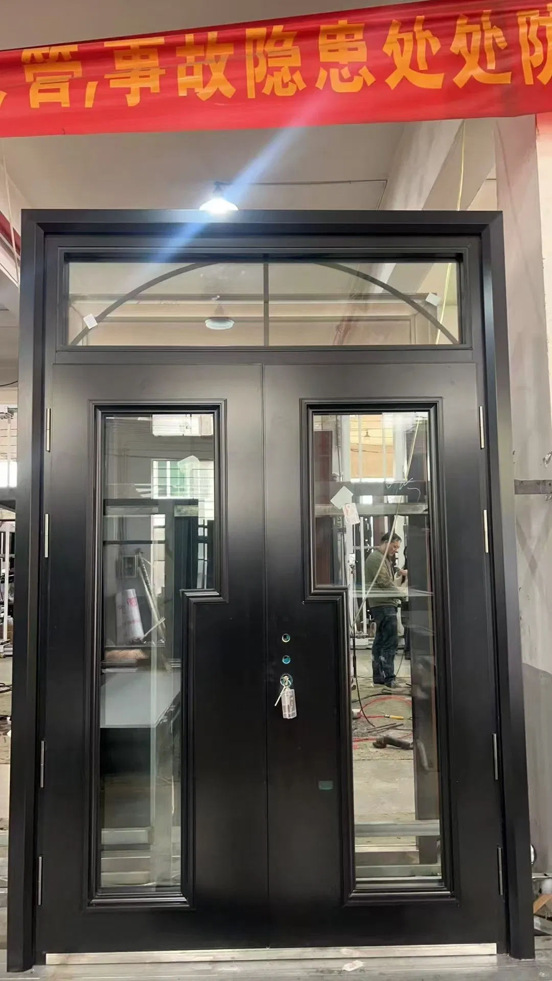 Good Light Transmission Performance Glass Cast Aluminum Door for Entrance Door