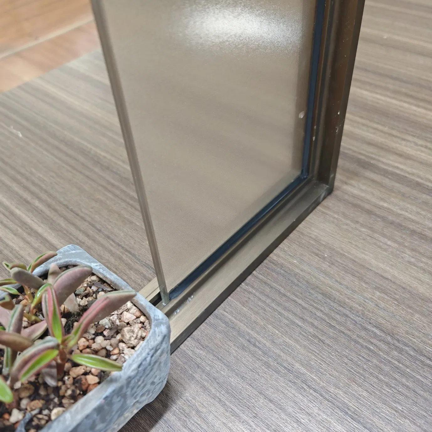 Lightweight and Easy to Handle Furniture Glass Wired Glass Laminated Glass