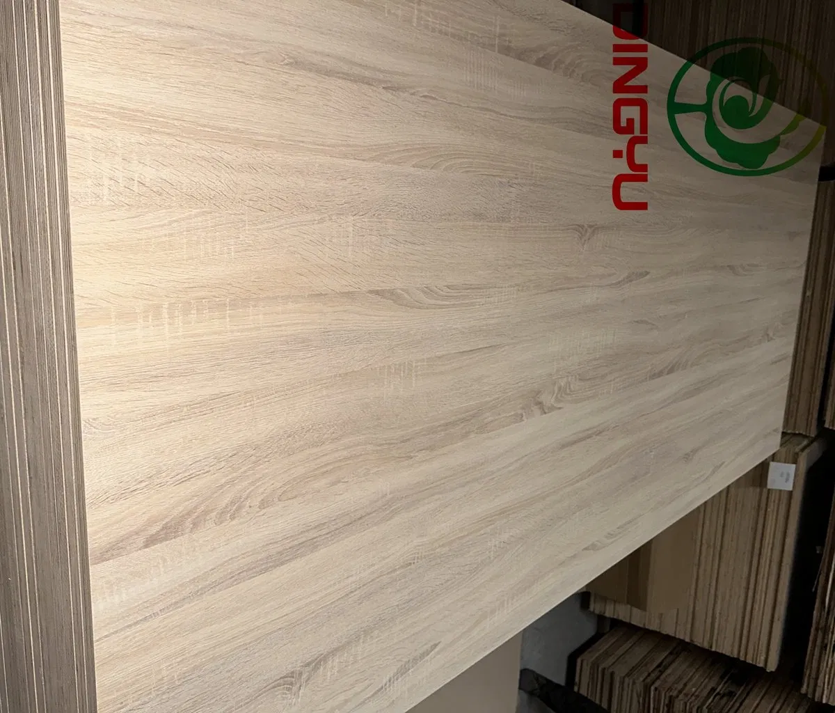 2mm/15mm/16mm/18mm Melamine Faced Laminated Commercial Plywood Board Panel