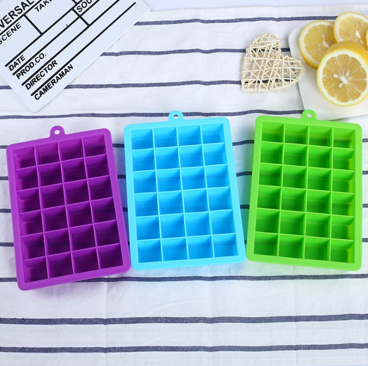Environmental Protection DIY Ice Cube Mold Tasteless Platinum Silicone 24 Square Silicone Ice Tray with Lid