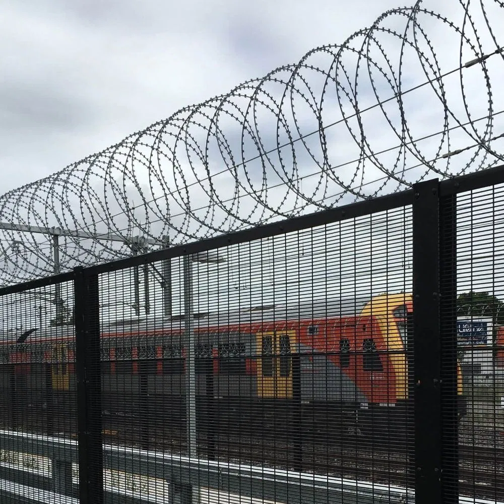 Anti Climb Airport Fence High Security Y Post with Razor Wires