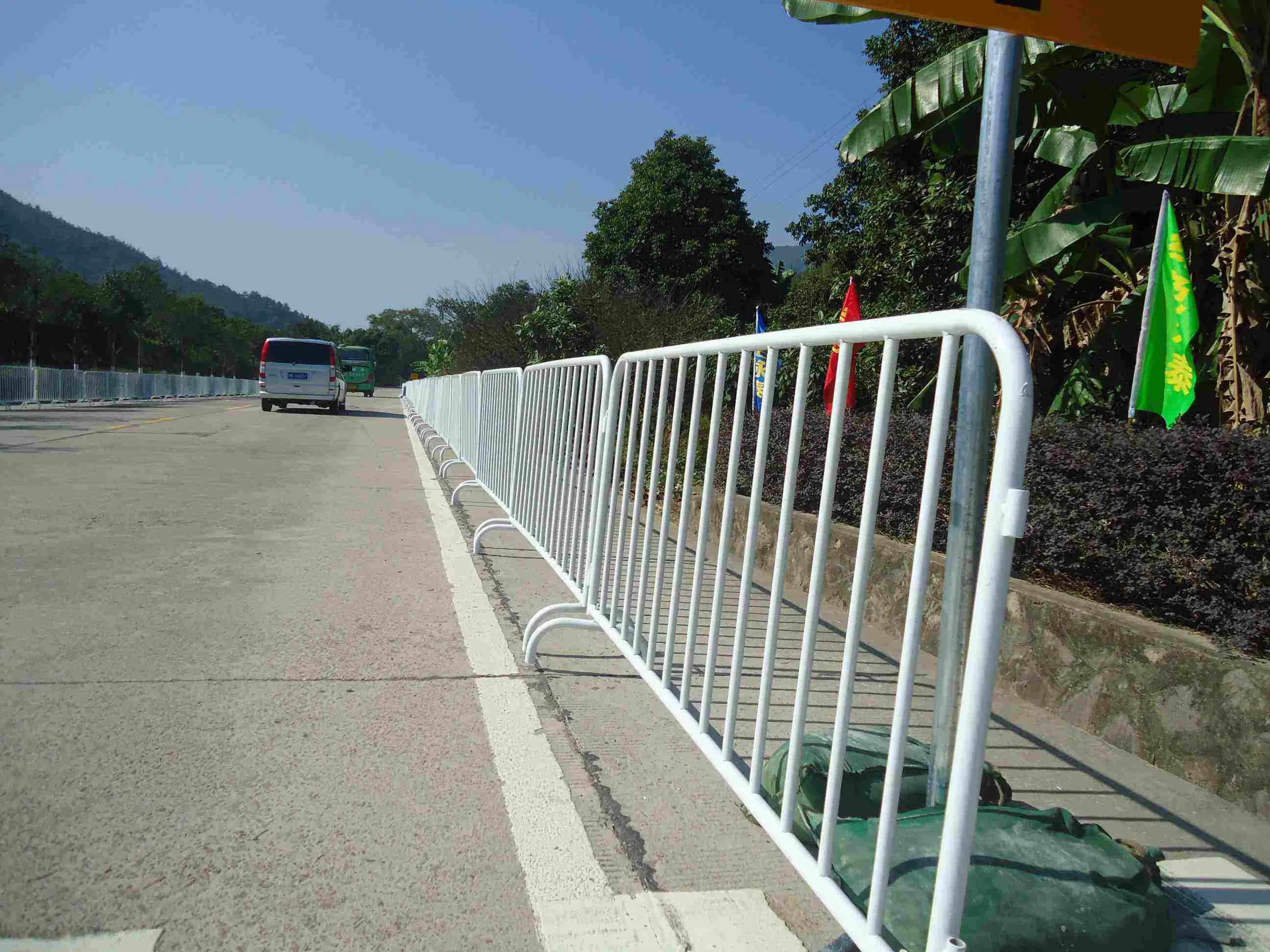 Customized Metal Barricade Traffic Safety Bar Steel Crowd Control Barrier