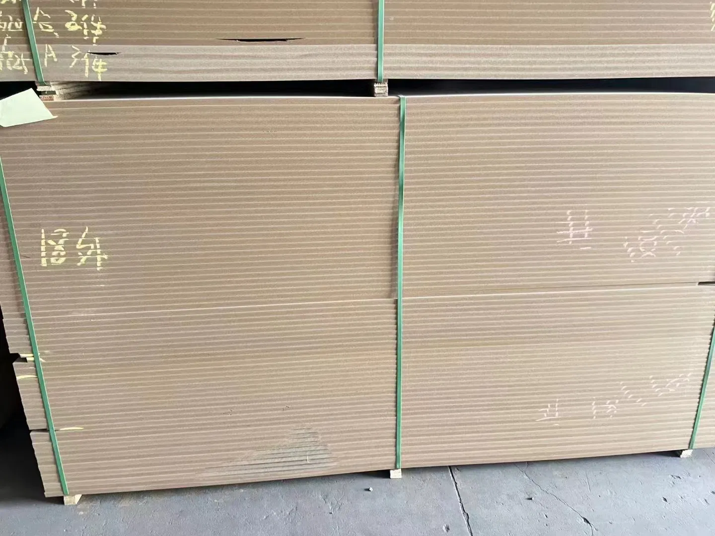 12/15/18mm MDF Hmr Green Melamine Board Waterproof Plain/Veneered/Melamine MDF for Wardrobe Board
