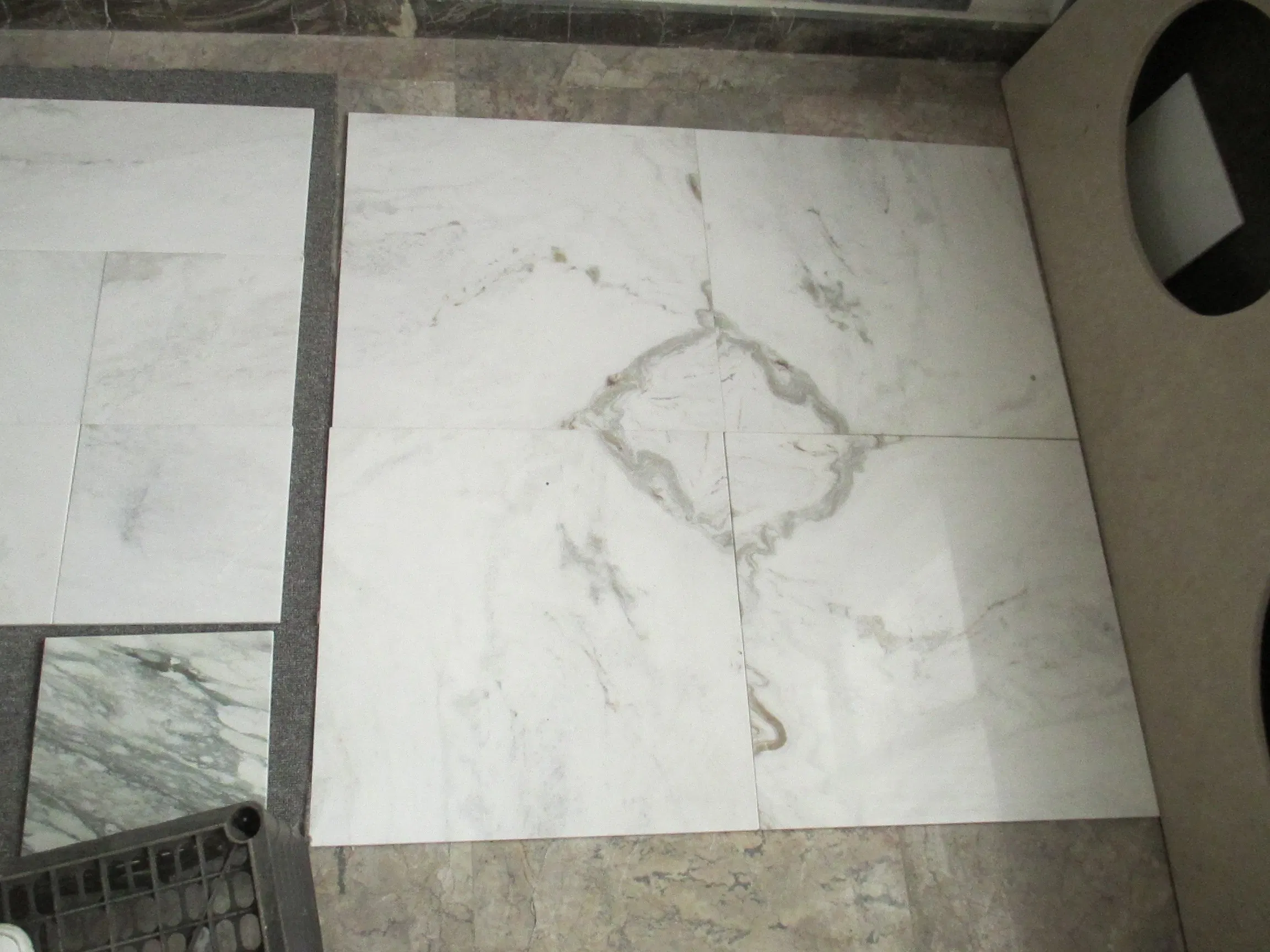 Мраморная плитка для пола с текстурой дерева