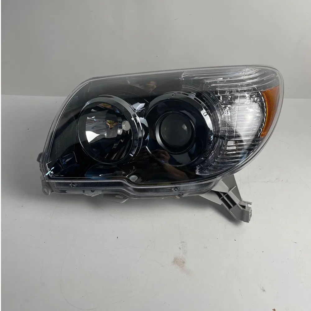 Фара головного света Toyota Hilux Surf 4runner 2003-2008