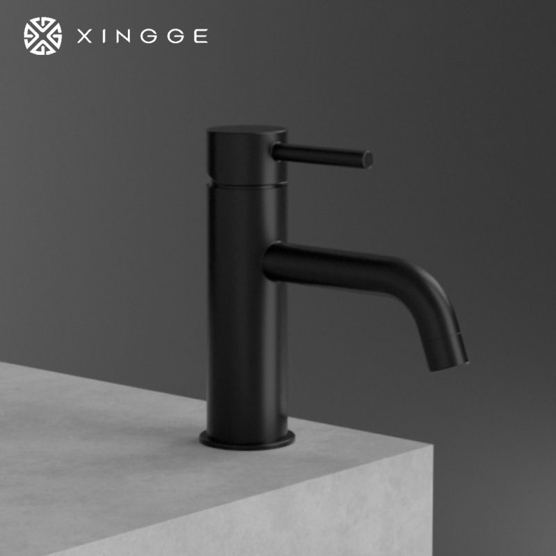 Made of China Factory Basin Sink Tap Mixer Hot & Cold Water Stainless Steel Faucetshigh-Quality Basin Bathroom Brass Faucet