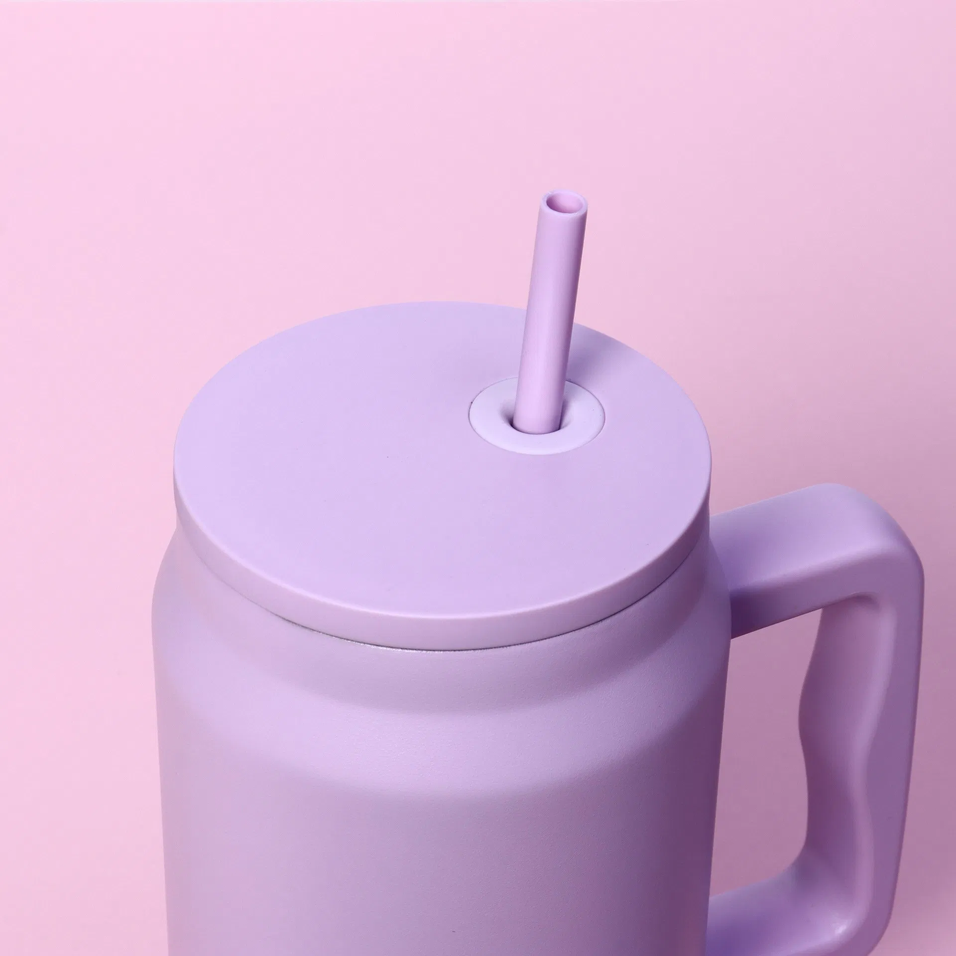 New Arrival Whosale 50oz Stainless Steel Tumbler Water Bottle Car Cup Mugs Thermo with Handle and Straw Vacuum Insulated Customized Accept