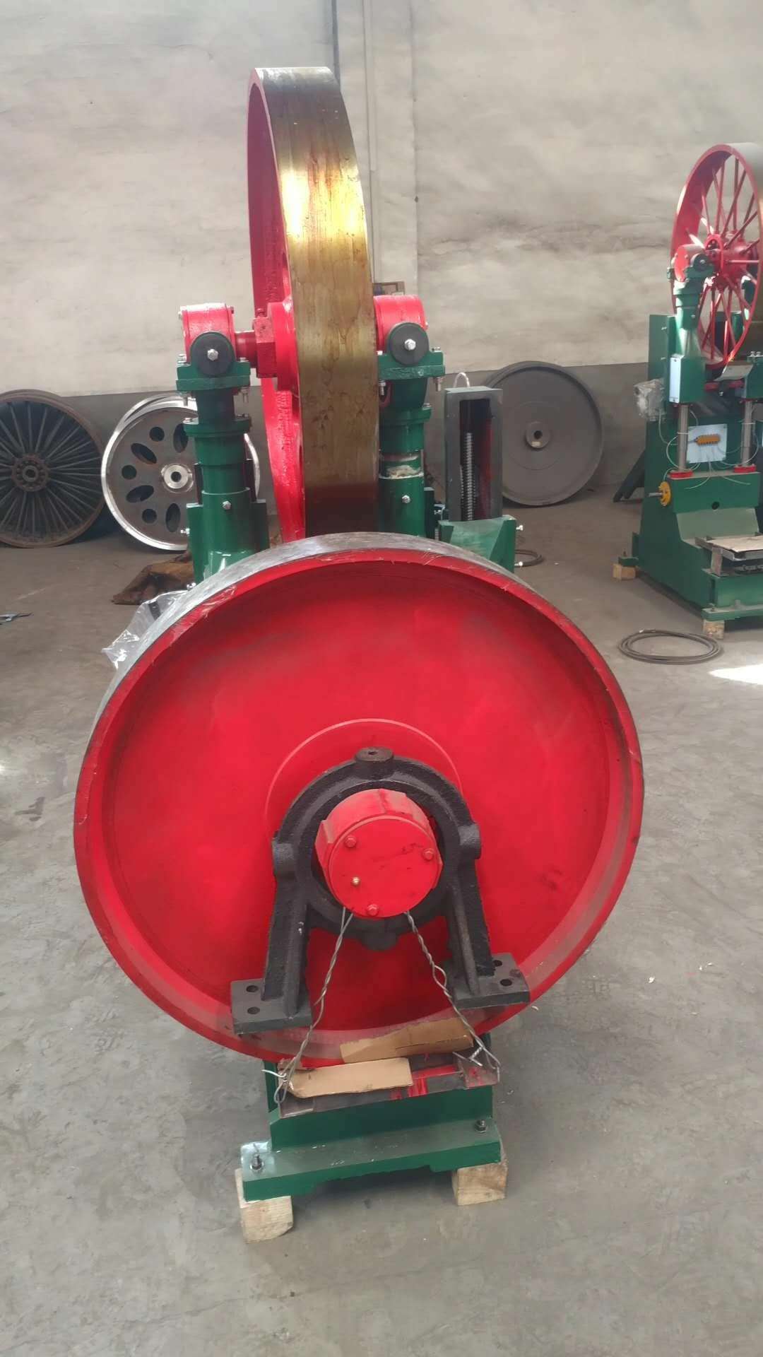 Станок ленточнопильный по дереву с двойным подшипником