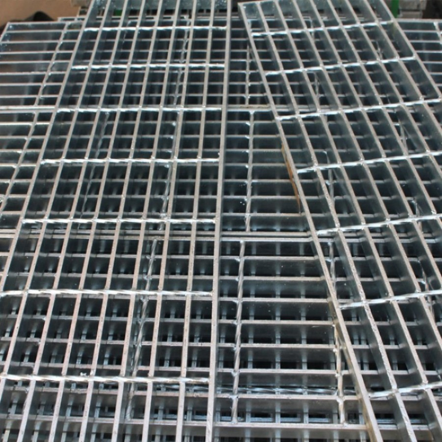 Self-Cleaning Stainless Steel Channel Grating for Industrial Drainage and Walkway