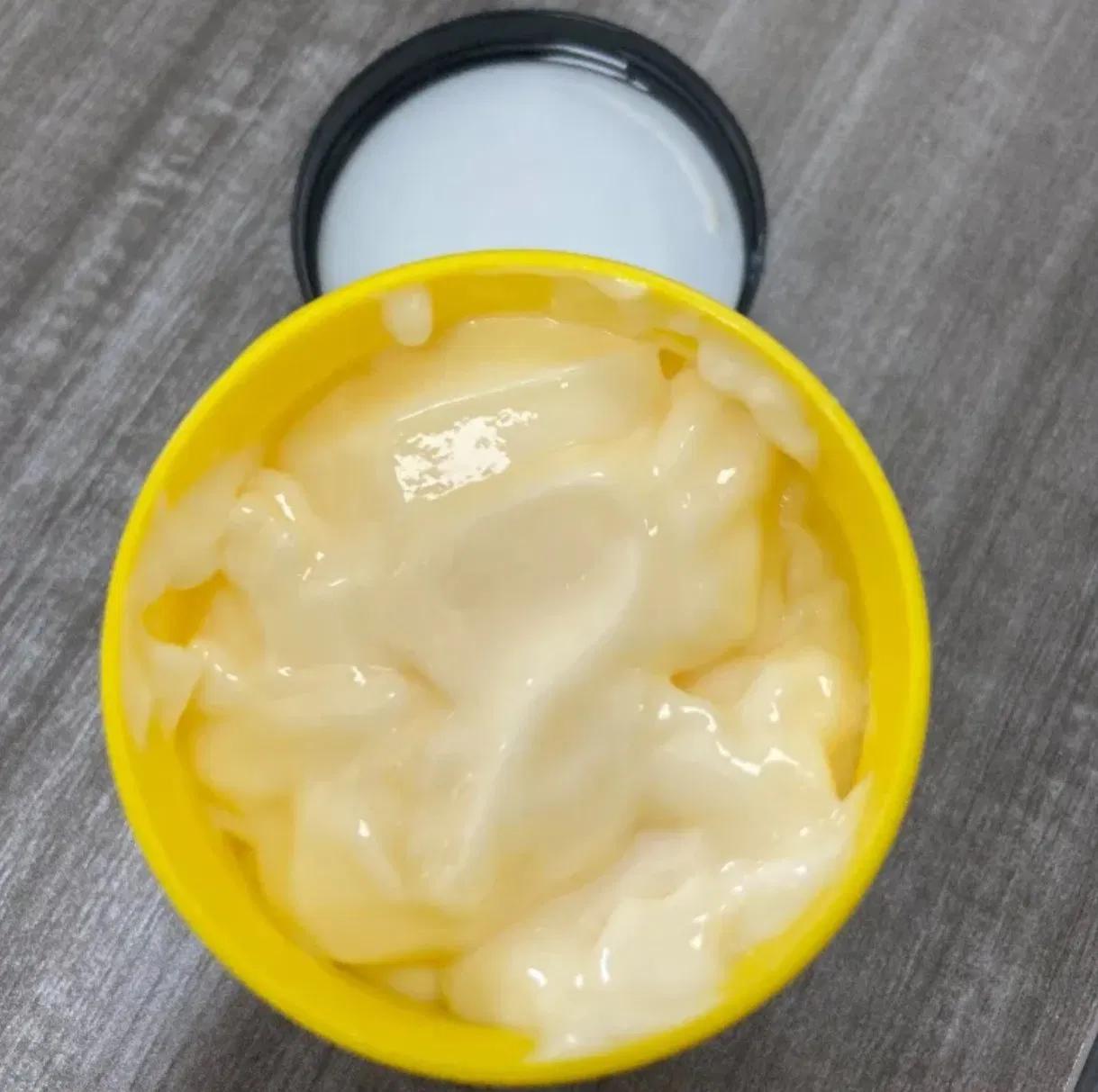OEM 500ml Moisturize Skin Whitening Face Cream Body Lotion Cream Supplier