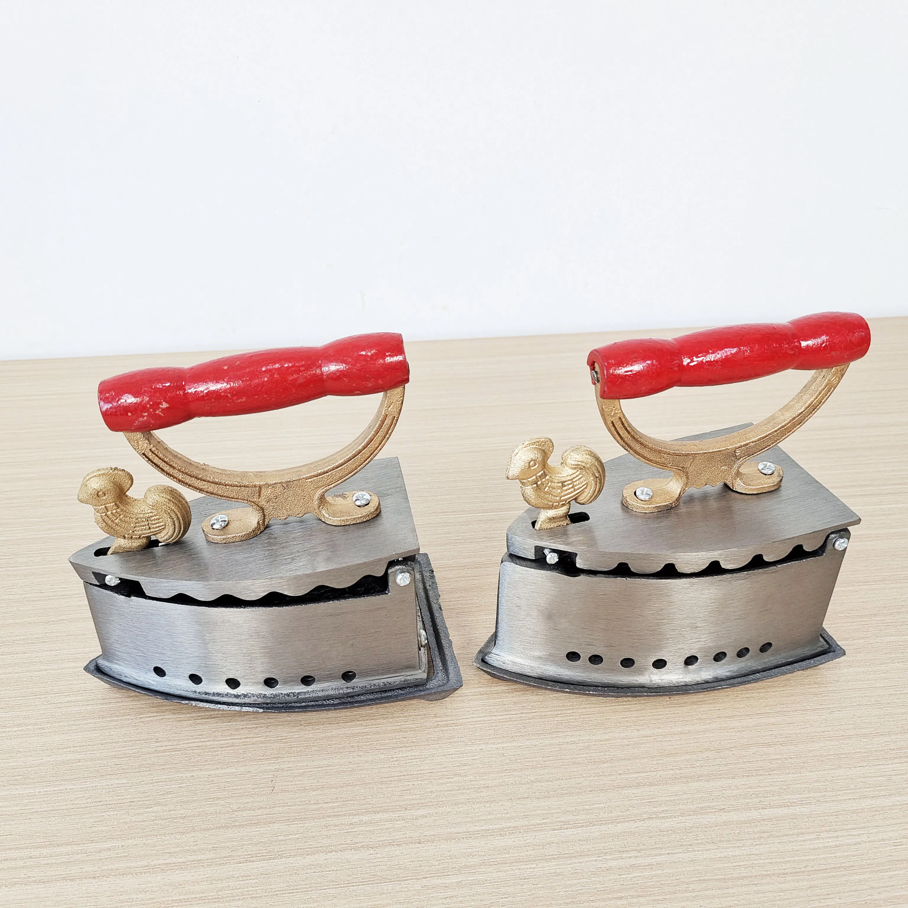 Full Polished 752# Charcoal Iron for Efficient Clothing Care and Styling