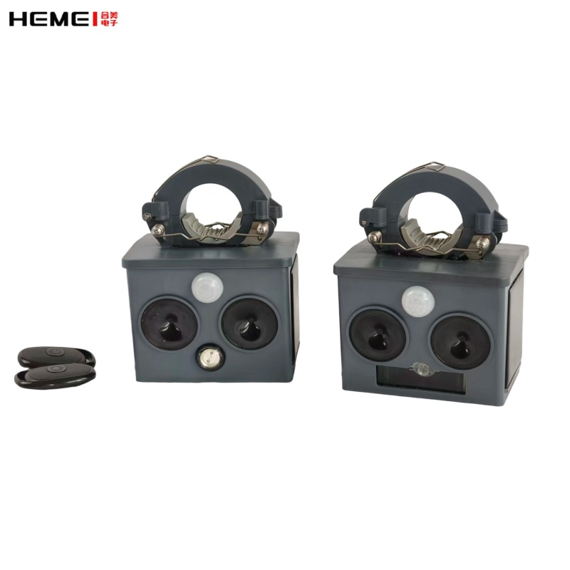 Powerful Ultrasonic and Flash Bird Repeller for Birds Cat Flying Animals Control