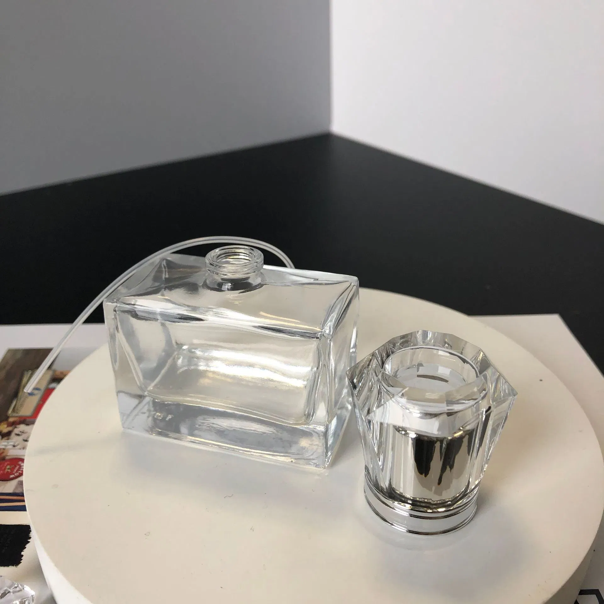 Glass Cosmetic Packaging Bottle Empty Spray Perfume Bottle