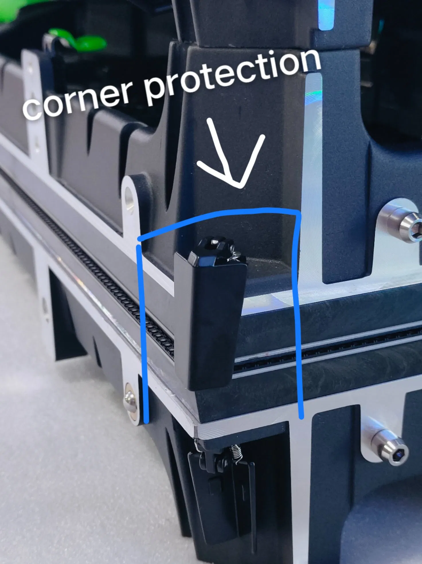 P3.91 500*1000mm Outdoor Fixed 90 Degree Building Rooftop Curved Corner Advertising LED Screen Display Billboard Sign Board