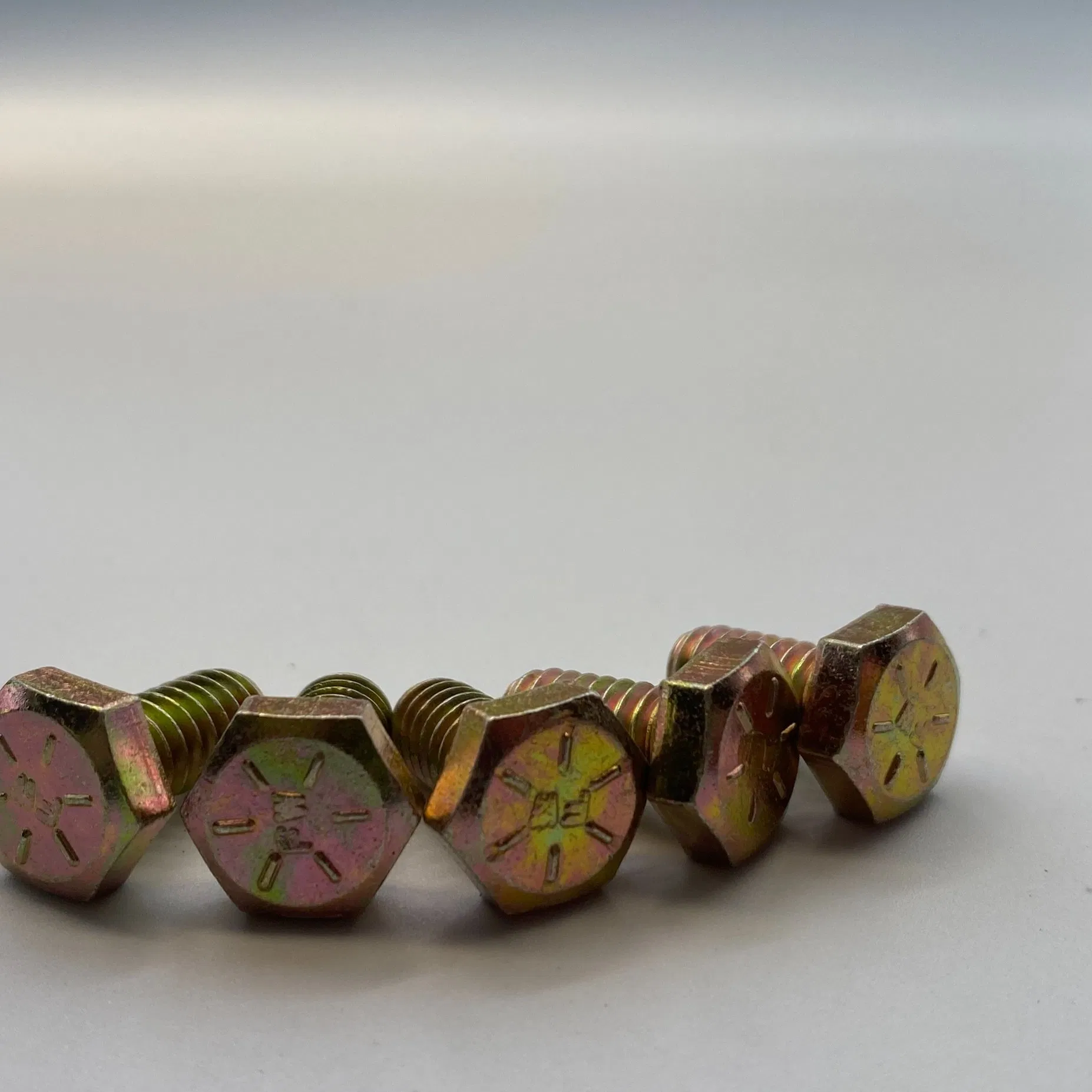 China Export Factory Hexagon Head Bolt and Nuts/Carriage Bolt/U Bolt/ Hex Flange Bolt/Anchor Bolt /Eye Bolt/Stud Bolts DIN933/DIN931/DIN603 DIN6921 Standard