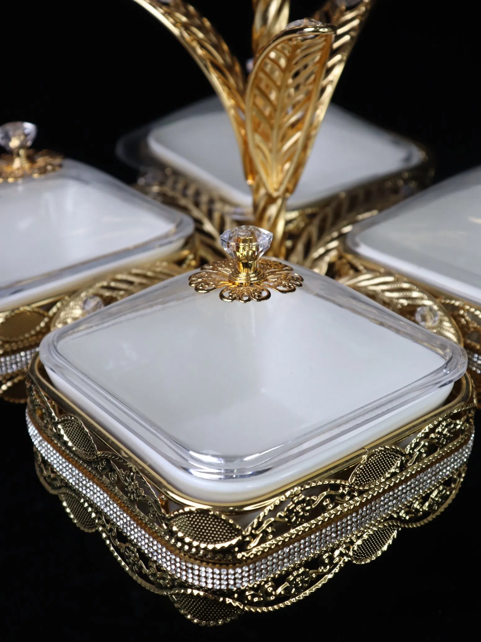 Home Party Gold-Plated Metal Iron Frame with 4 Plastic Bowl Sets