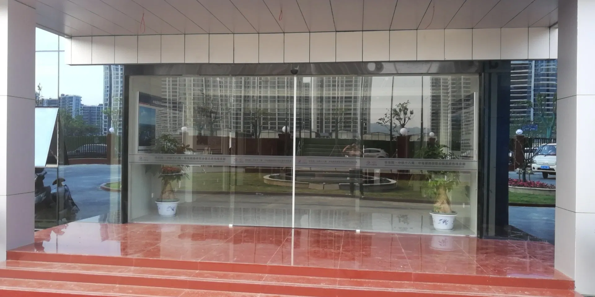 Fire-Alarm Connected Sliding Door Operator, DC Motor 55W, Drop-Proof Carriage Wheels