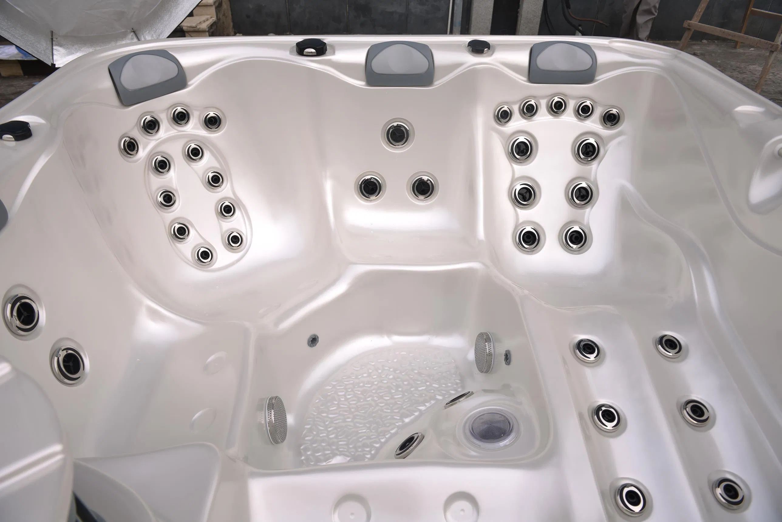 Portable Outdoor Spas and Hot Tubs with Balboa 5 Person