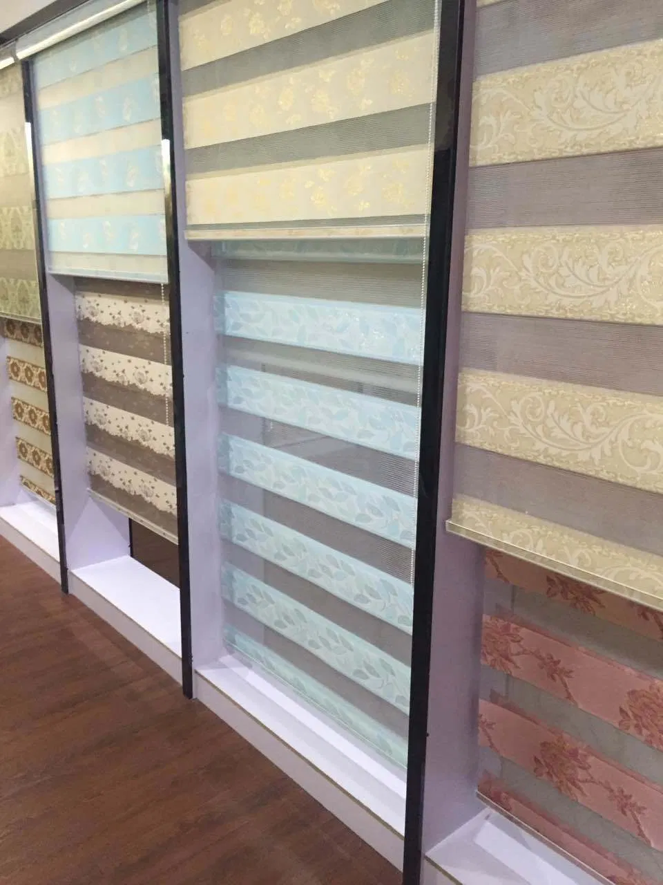 Automatic Beautiful Zebra Blind Open Freely