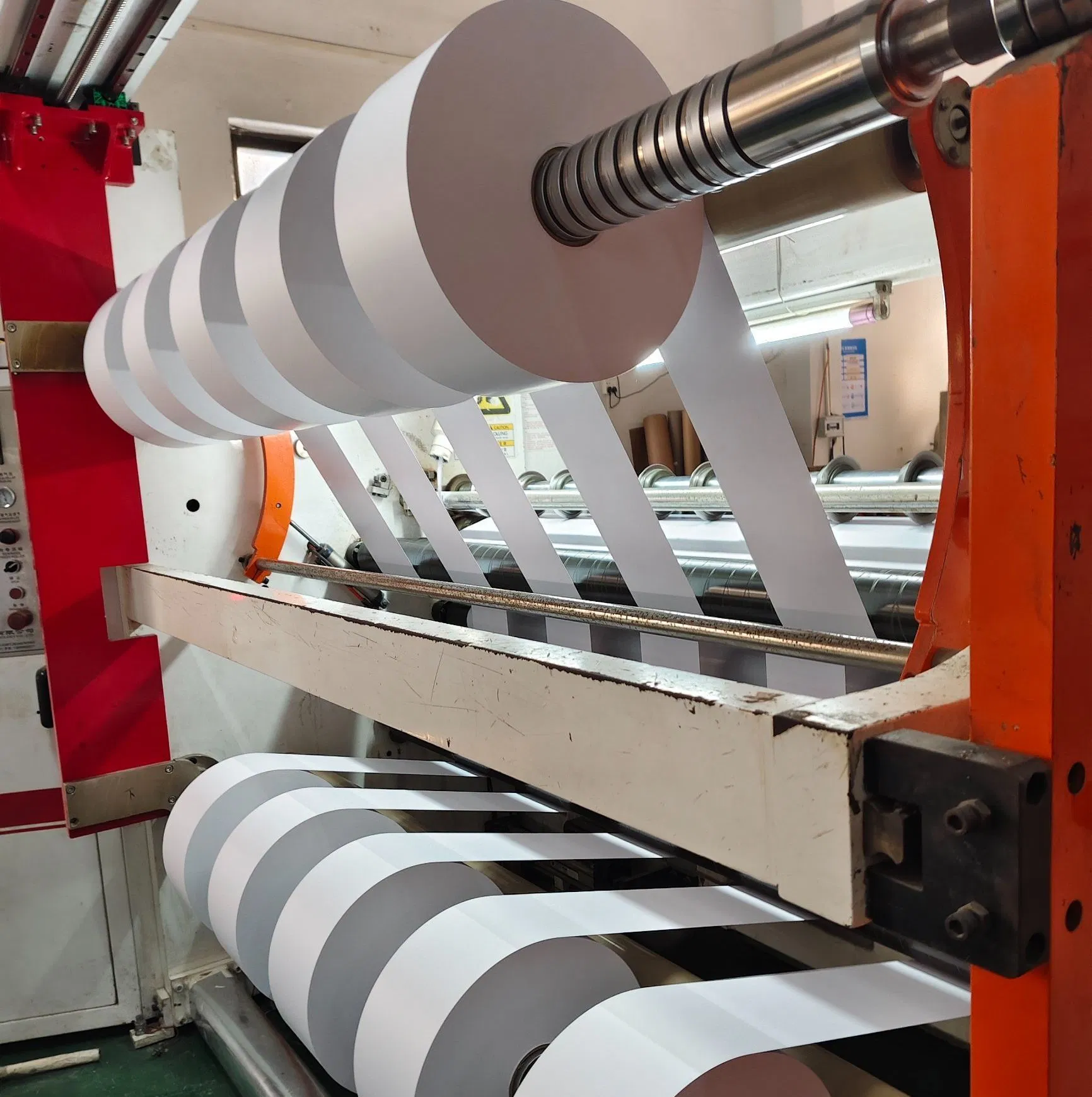 High Quality Custom Linerless 110g Direct Thermal Cardboard Labels Roll