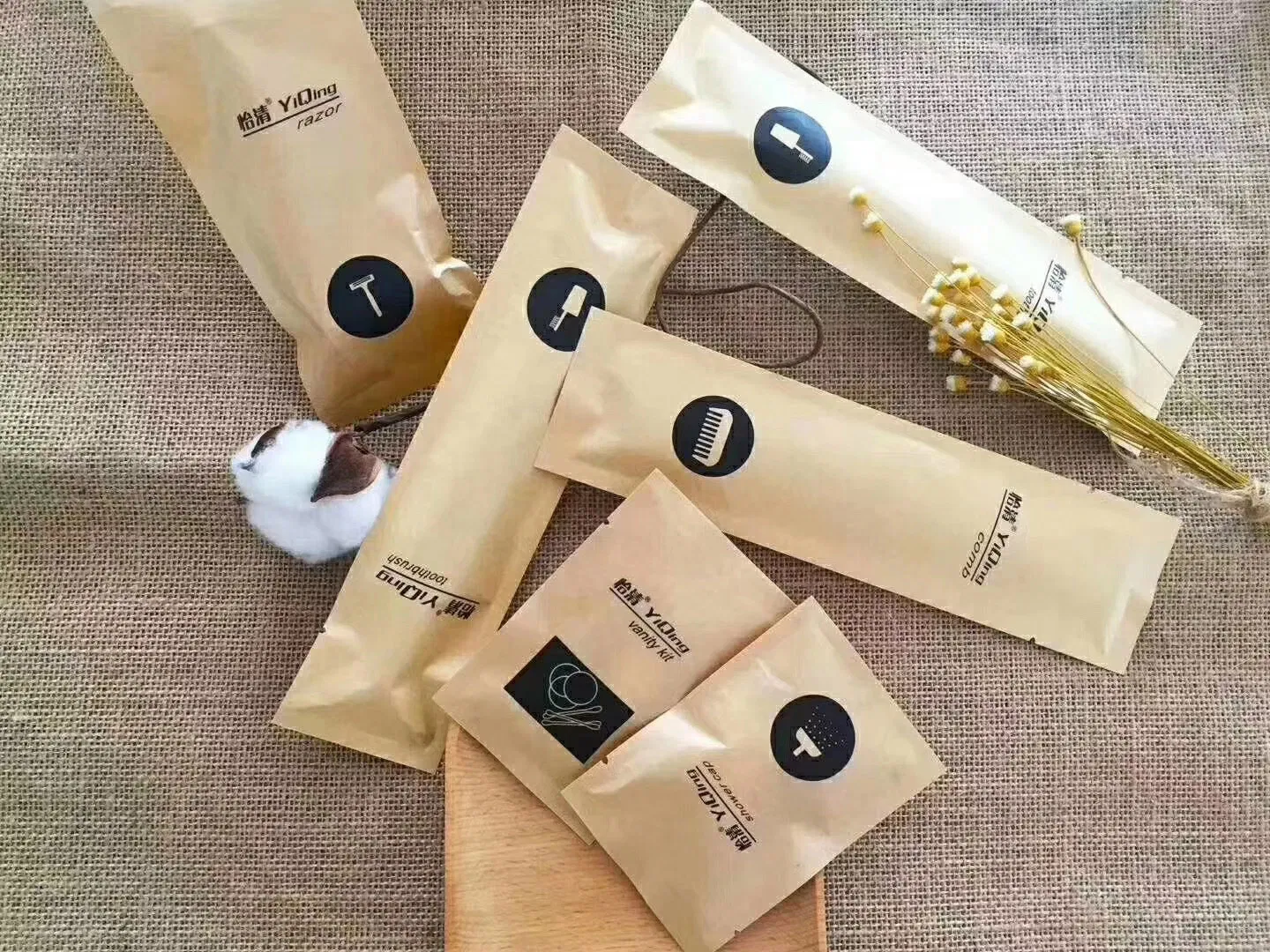 Hotel Amenities in Plastic Sachet for Hotel Room Using