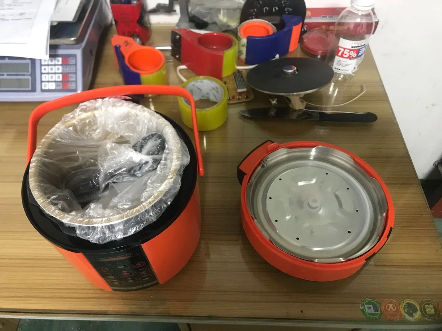 2.0L Computer Controlled Plastic Housing Multi Functional Small Electric Pressure Cooker with Handles