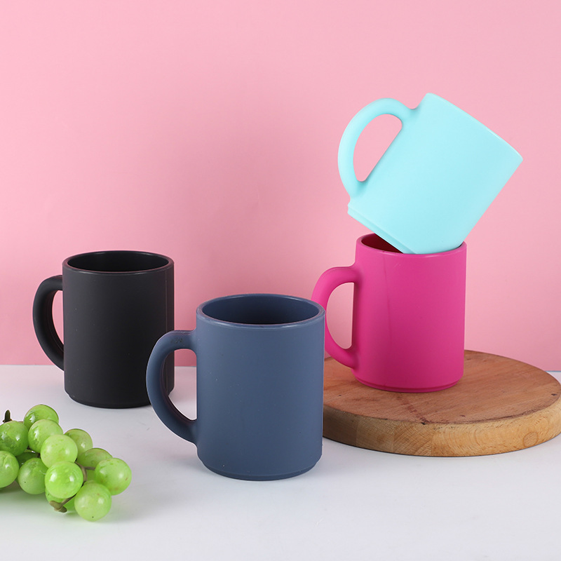 Силиконовая кружка для воды и вина с ручкой