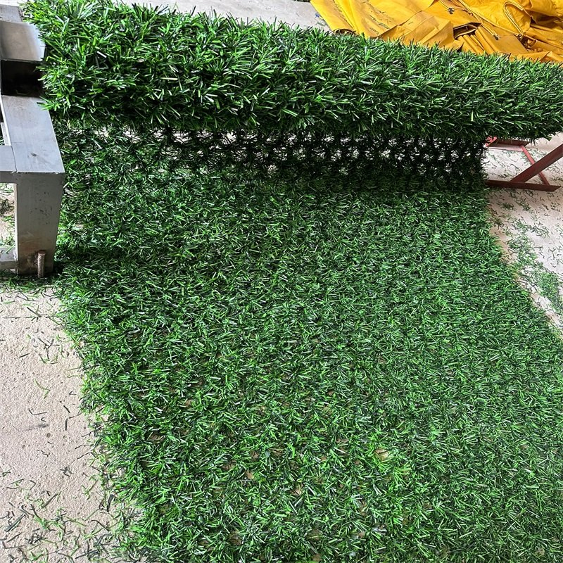 Outdoor Garden Grass Fence Synthetic Turf Fence with Wire Quality High Protecting Privacy Plastic Product Galvanized Iron Wire