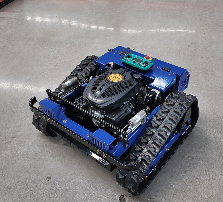 Робот-газонокосилка с дистанционным управлением и нулевым радиусом