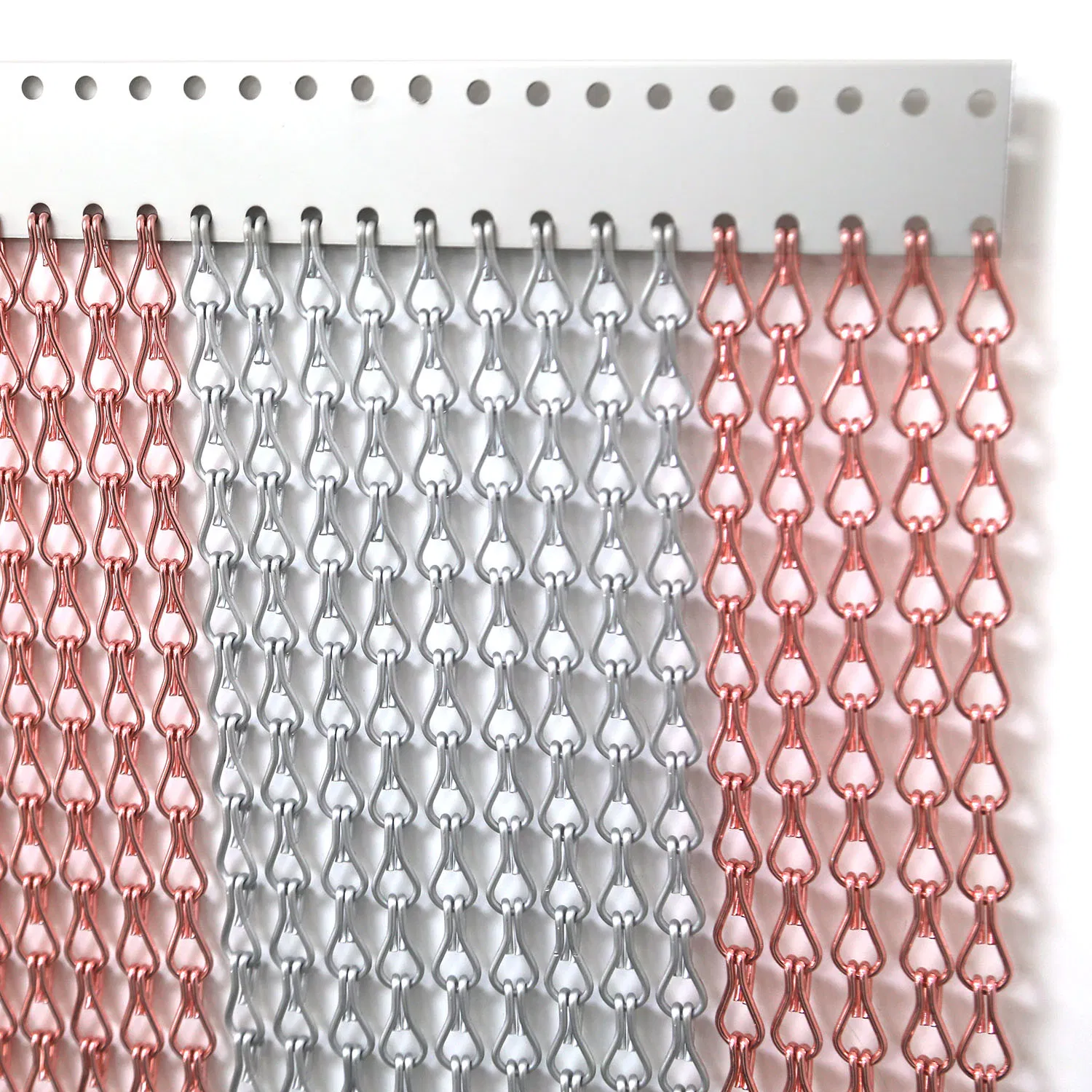 Versatile Double Hook Chain Link Screen for Wall Decoration Needs