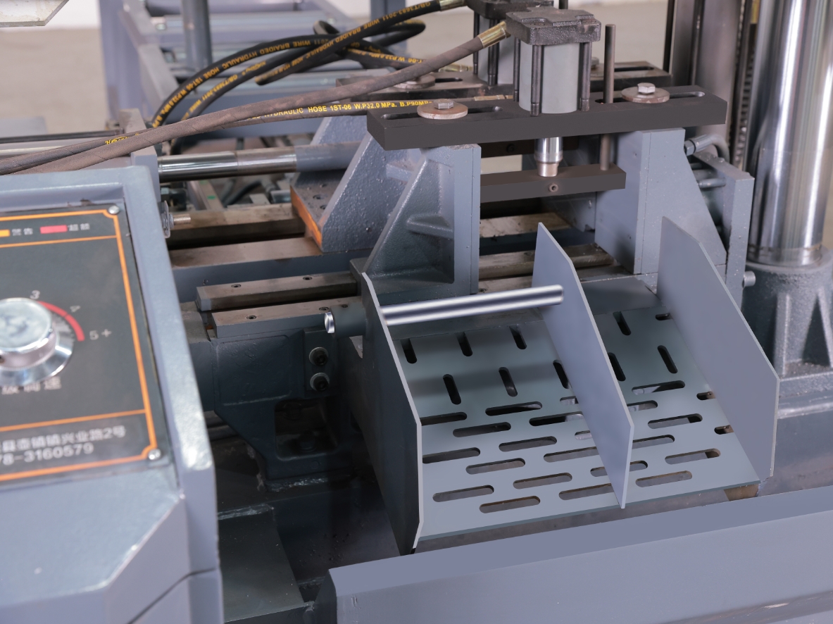 Ленточная пила горизонтальная двухколонная промышленная