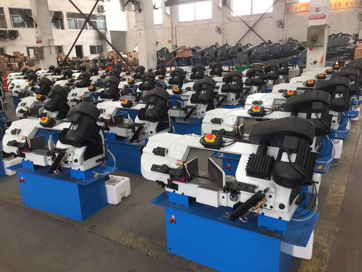 Станок ленточнопильный по металлу BS712N