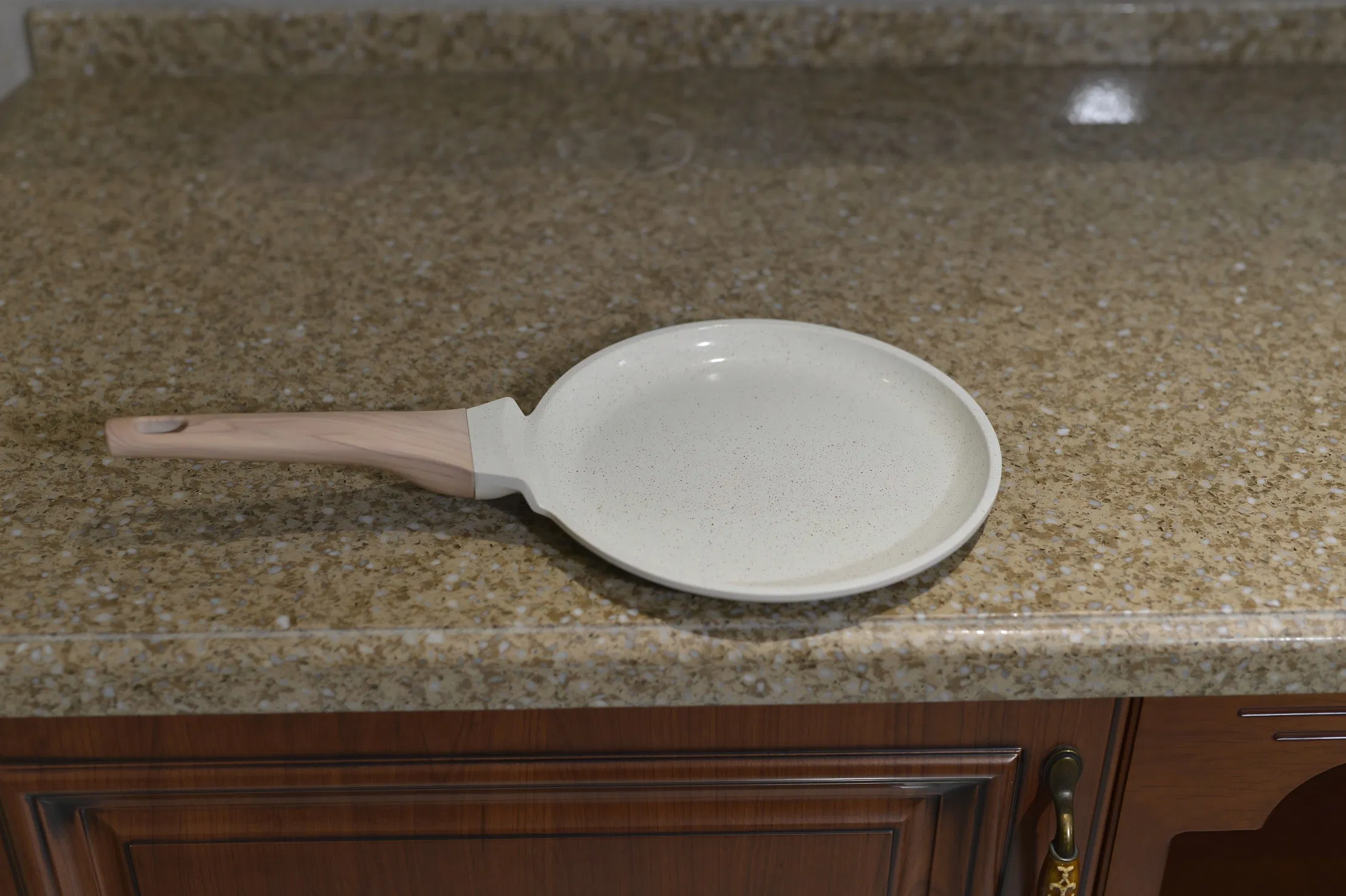 OEM Factory Wholesale 5-Piece Durable Kitchen Cookware Nonstick Forged Aluminum Casserole Pots and Pans Set Cooking Pot with Glass Lids