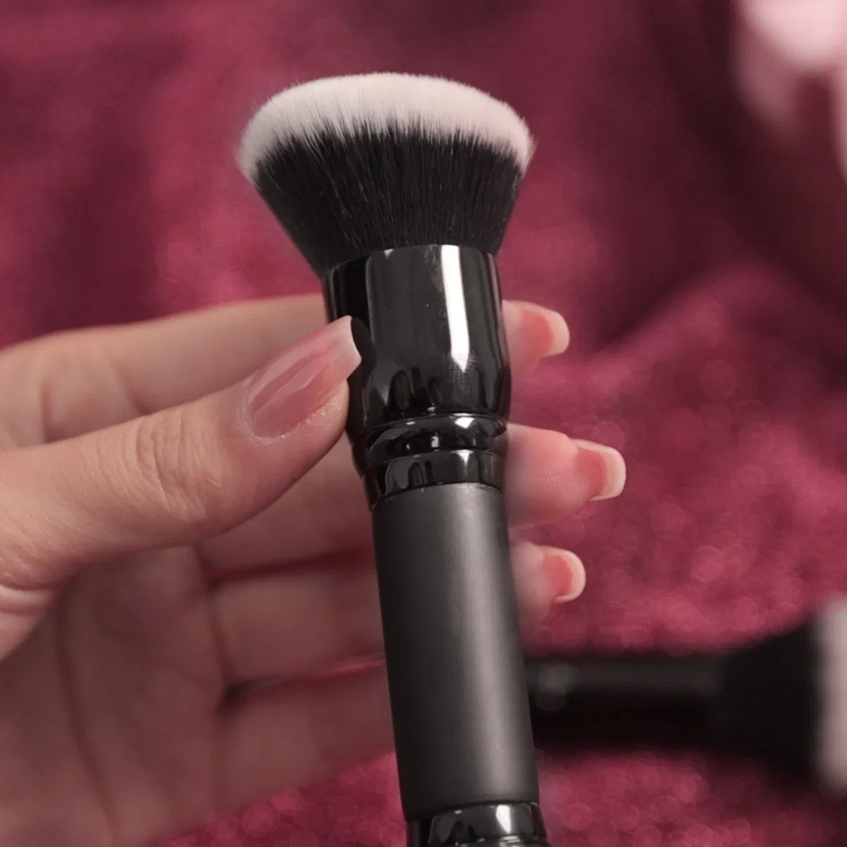 High End Wood Handle Convenient Double Head Synthetic Hair Yellow Blush Rouge Brush for Face