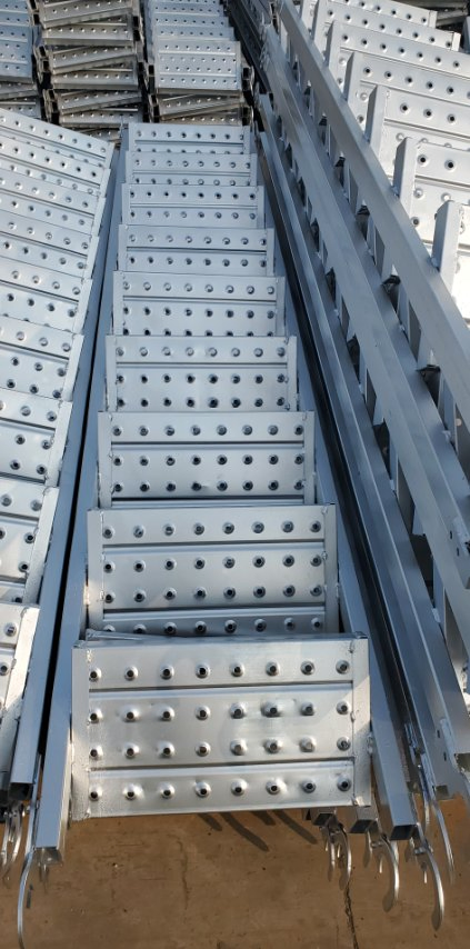 Q235 Pre-Galvanized 450*1800*1955*2657mm Stair Case