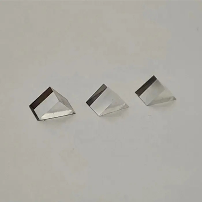 Оптическая призма из CVD алмаза с низким содержанием азота