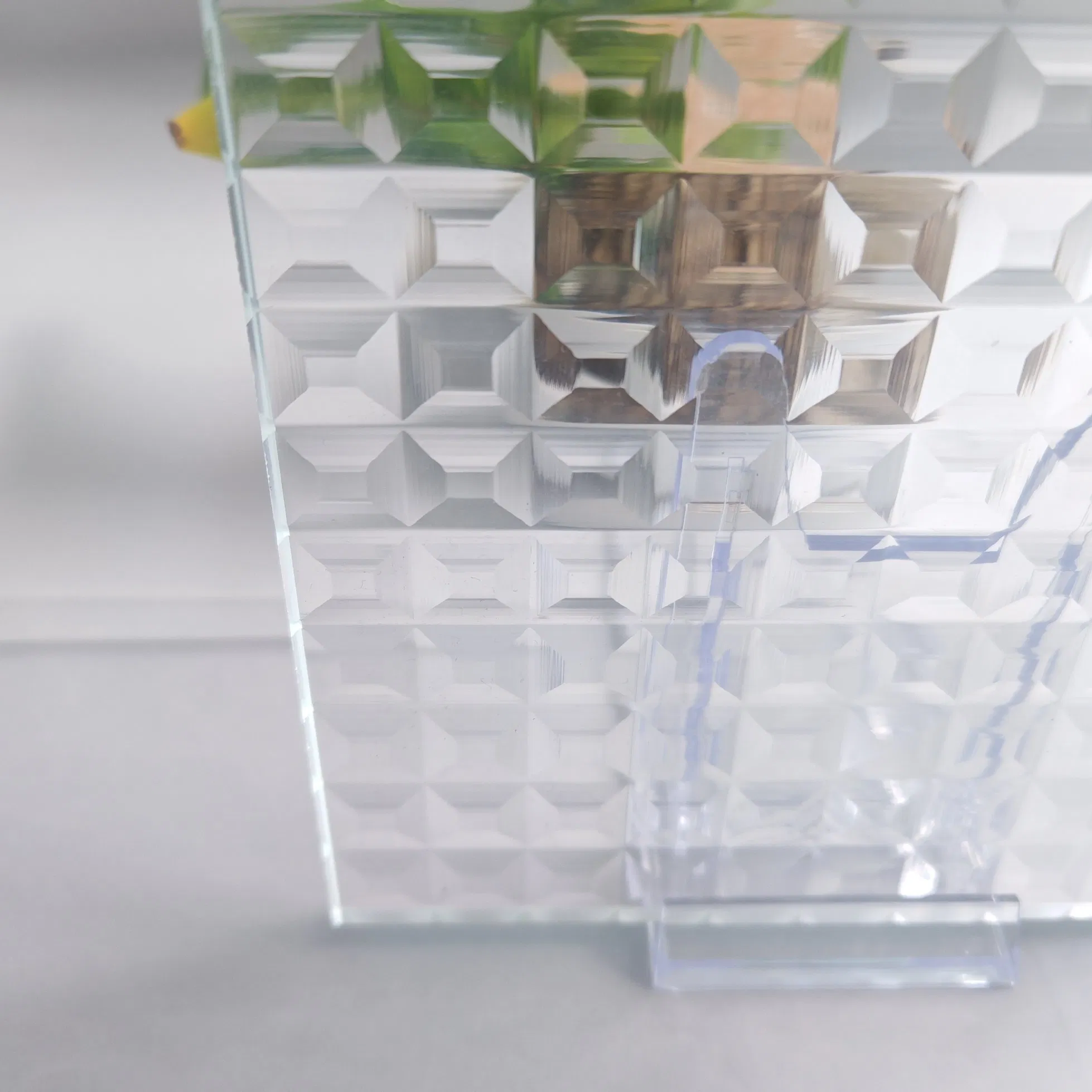 Textured Finish Etched Engraved Glass Glass Countertop for Elegant Dining Spaces