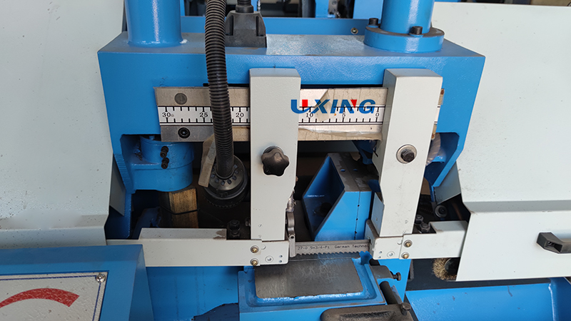 Ленточная пила по металлу компактная GH4220