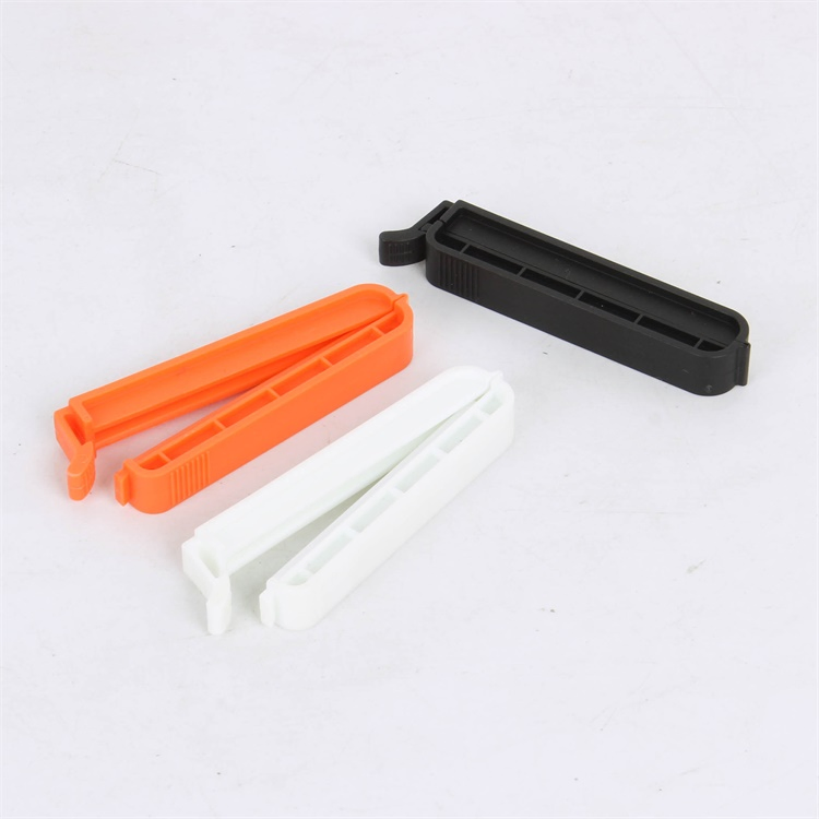 Promotional Gift 7cm Cheap Plastic Clips Bag