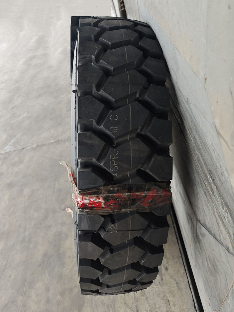 Westlake 24.5-24 900x20 Bias Truck Tire
