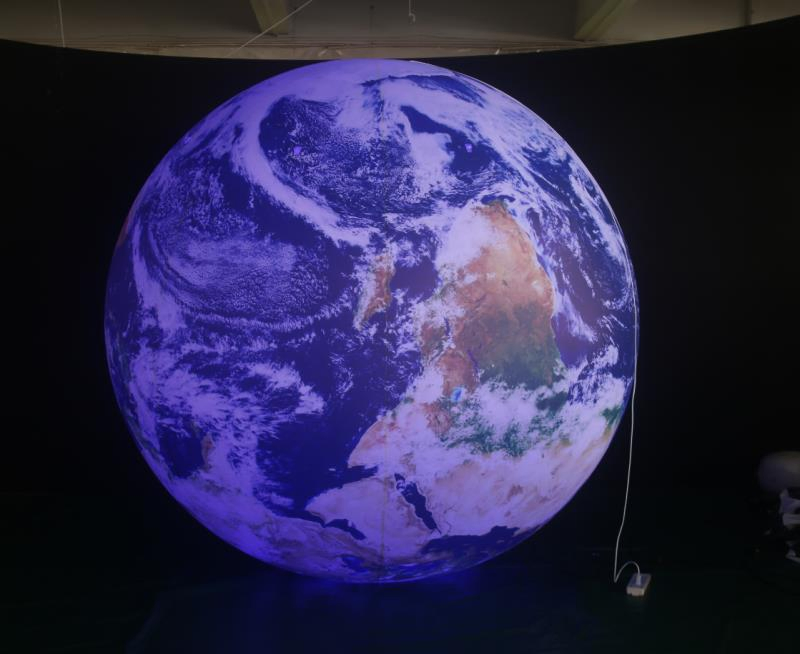 High-Definition LED Inflatable Earth Ball for Event Advertising