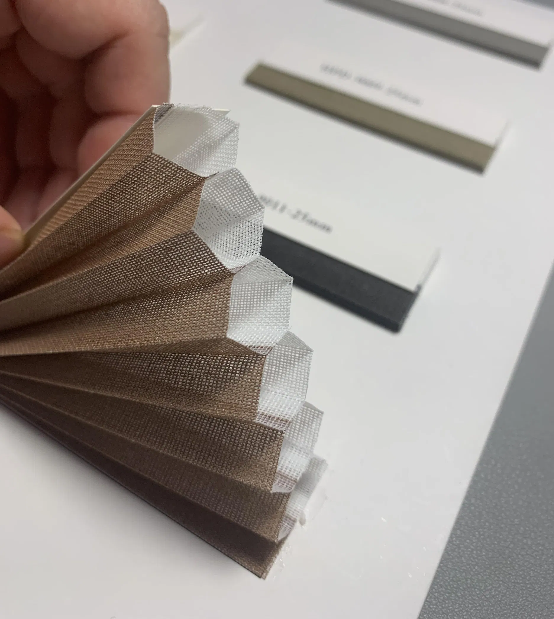 Honeycomb Fabrics Cellular Shades Window Shutter Ceiling Pleated Blinds Semi-Transparent