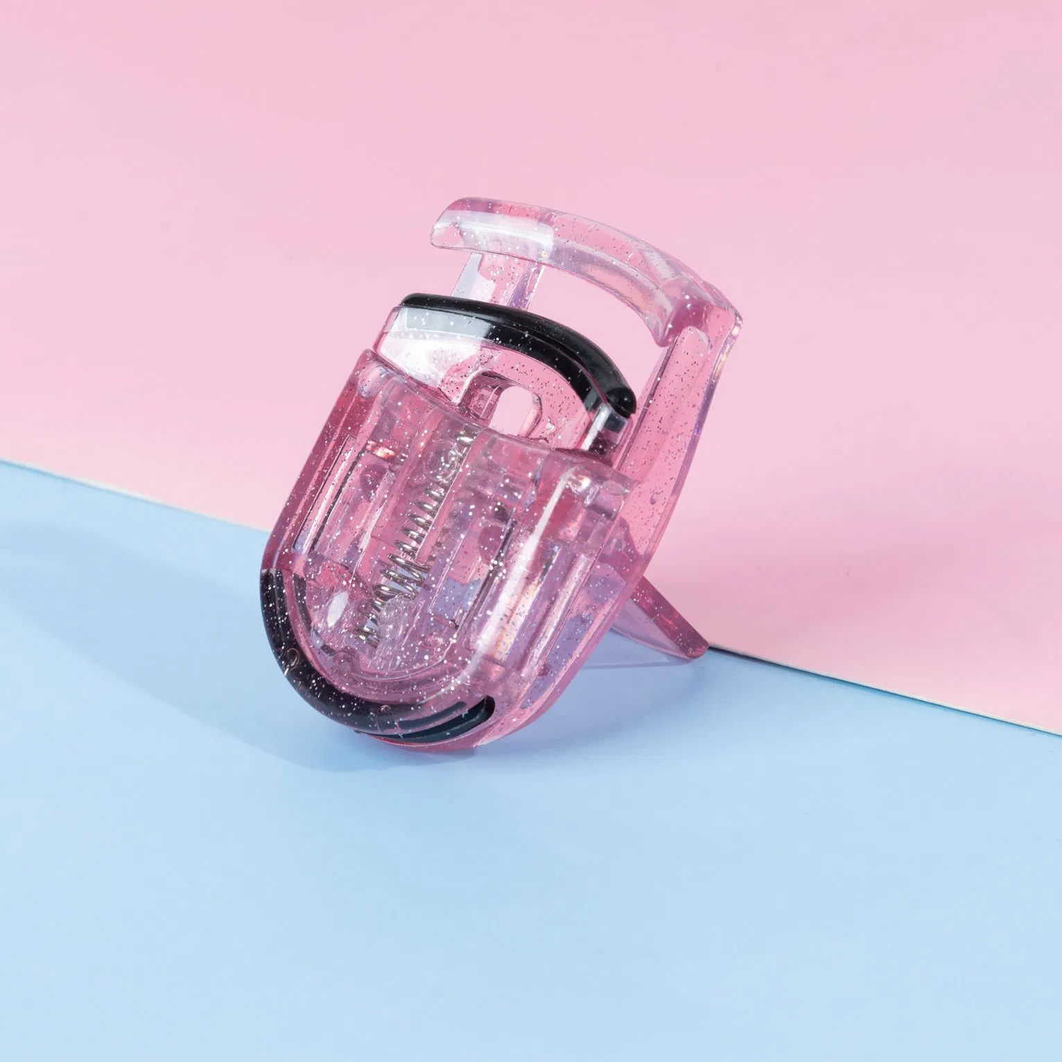 Wholesale Professional Small Portable Eyelash Curler Custom Private Logo Eyelash Styling Tools for Beginners Made of Plastic