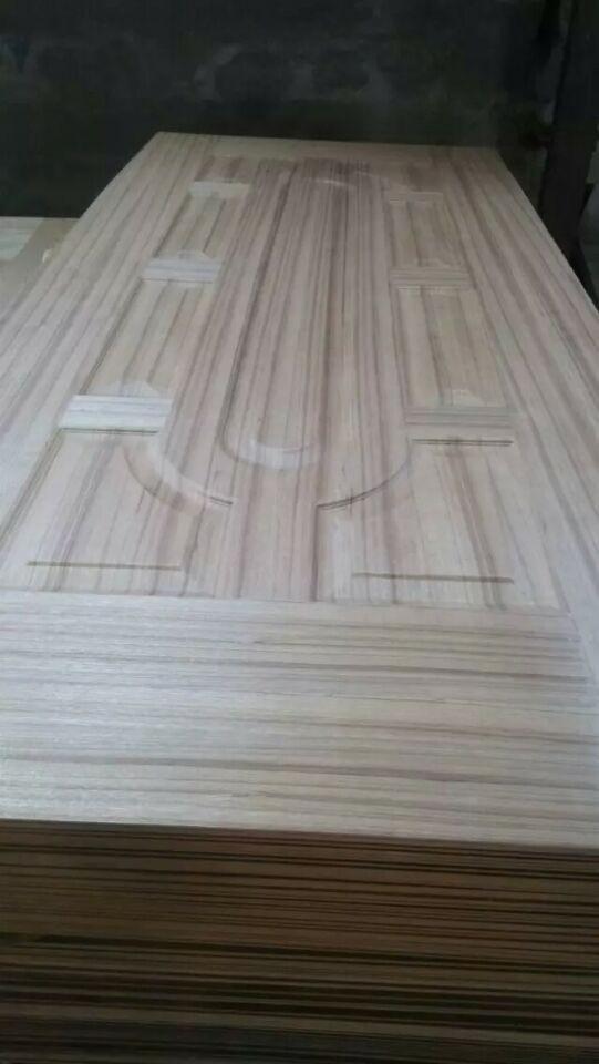 High Quality Natural Wood Veneer Faced Moulded HDF Door Skin