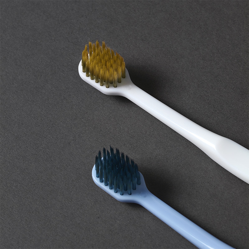 Disposable White Thumb Comb for Hotels - Compact Cardboard Pack Hair Comb (Bulk Supply)