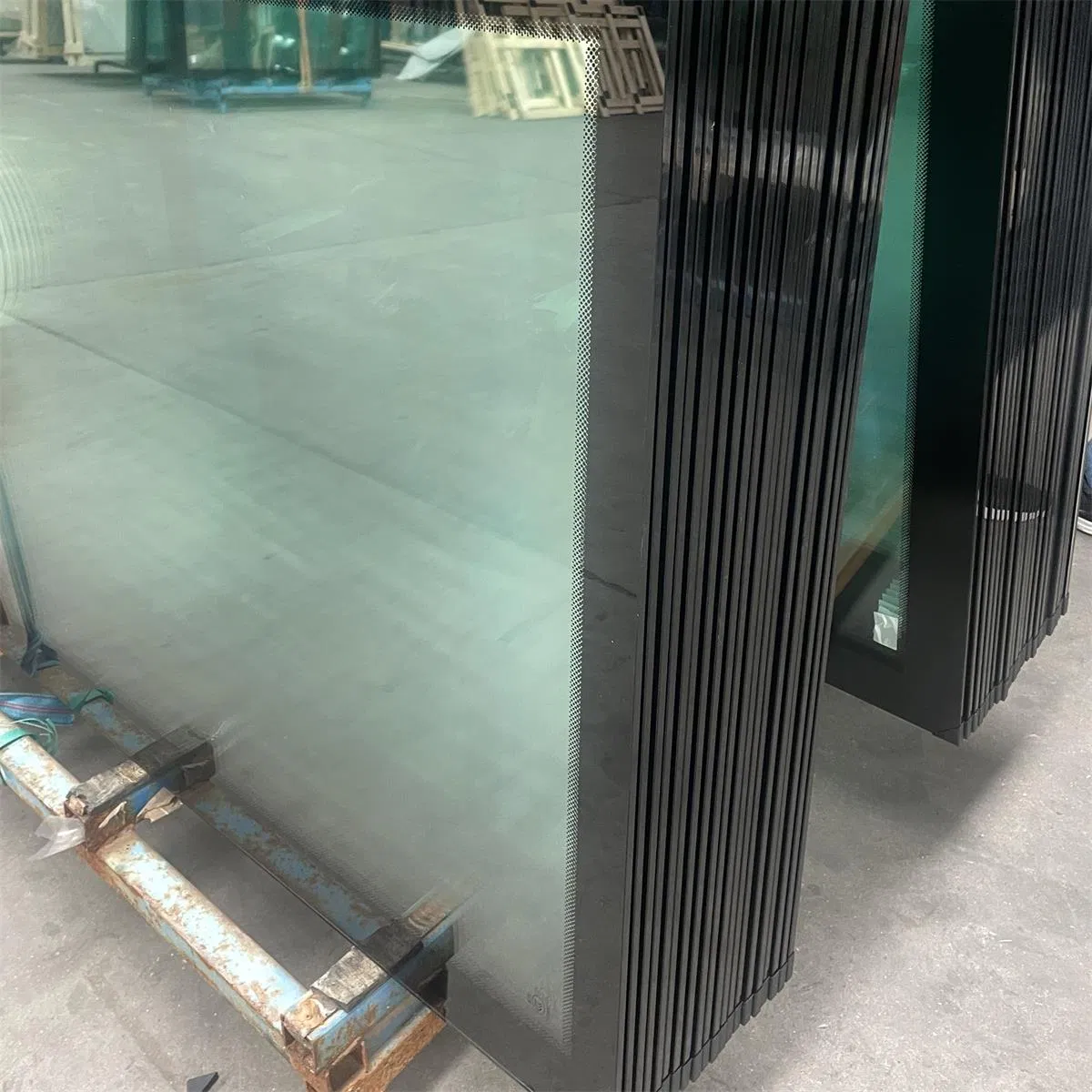 Opaque Frosted Tempered Glass Construction Glass Acid Etched Glass Flat Tempered Glass Are Used for Privacy Decoration and Shower Area.