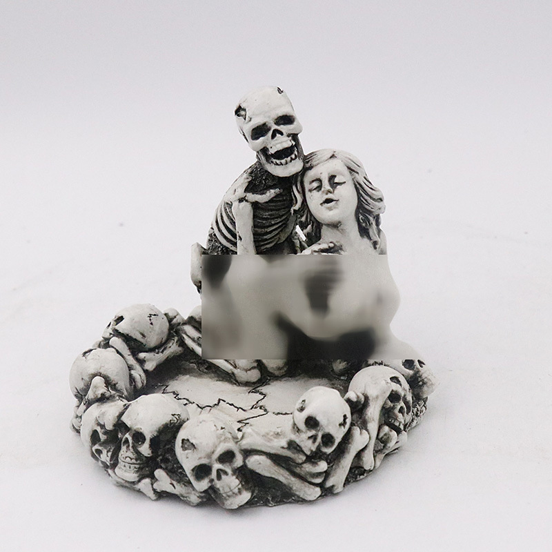 Hot Sale Cigarette Ashtray Personality Fashion Resin Sexy Skulls Resin Ashtray