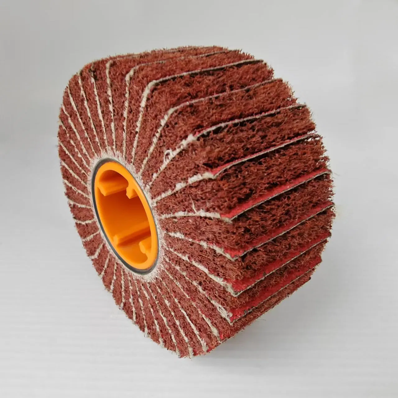 Лепестковый полировальный круг из нетканого нейлона