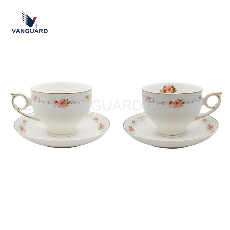 Набор чашка с блюдцем из костяного фарфора