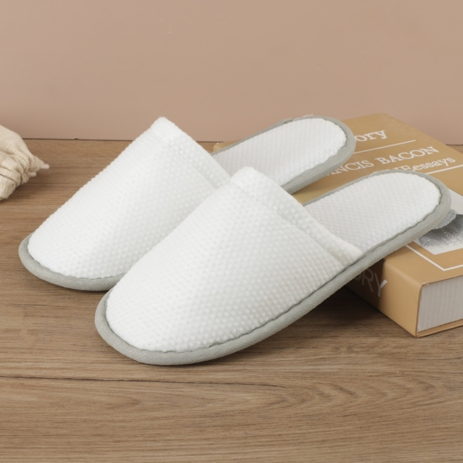 Hotel Indoor Individually Disposable Lightweight Nonwoven Closed-Toe Slipper